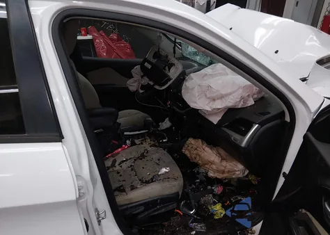 2016 Jeep Cherokee Sport из США, поврежденный, VIN 1C4PJMAB4GW353738